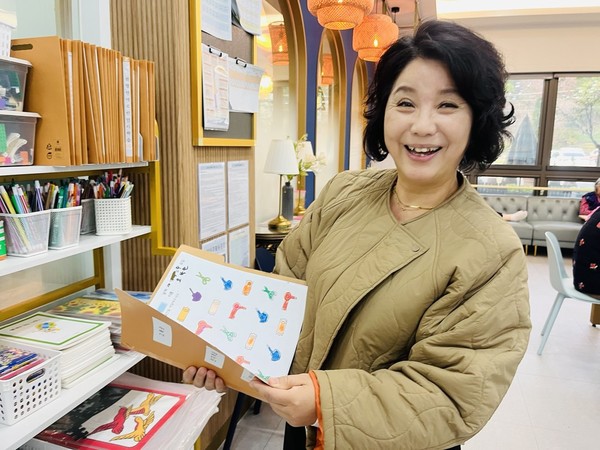 유치원 원장 출신인 이현진 대표는 치매로 인해 돌봄이 필요한 시어머니를 위해 직접 요양원을 운영하고 있다.