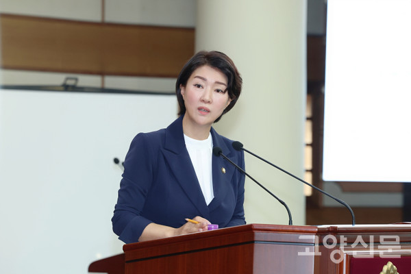 손동숙(장항1·2, 마두1·2) 시의원이 13일 시정질문을 통해 K-컬처밸리 사업의 핵심 기반인 '한류천 정비 문제'를 제기하며 고양시의 책임 있는 대응을 촉구했다. [사진제공 = 고양시의회]