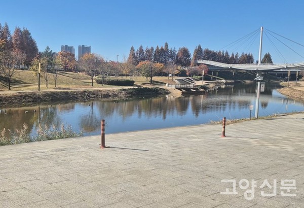 K-컬처밸리사업 중단의 원인 중 하나로 지목된 한류천. 새로운 사업자(라이브네이션)가 정비를 공식적으로 요구할 수도 있다는 지적이 일고 있다.