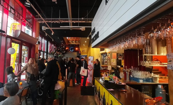 한국문화의 날 행사장 1층 입장분위기, 2층 3층에서 다양한 체험행사와 공연이 이어졌다. [이철규 북유럽특파원]