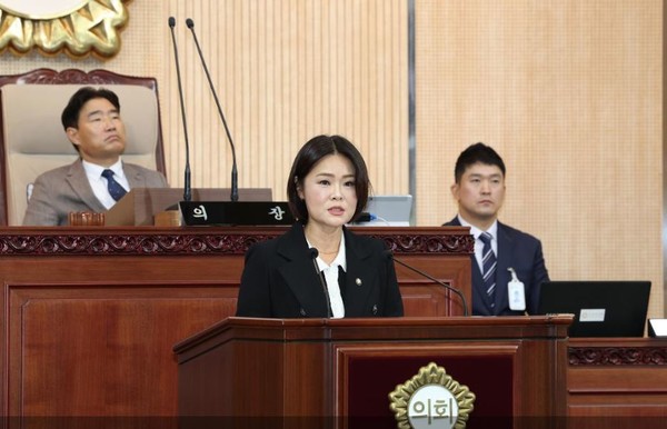 김민숙(원신·고양·관산, 국민의힘) 의원이 지난 13일 고양시의회 시정질문을 통해 고양시 공공건설사업이 외지 대형업체 위주로 집행되며 지역경제 선순환 구조를 해치고 있다고 비판했다.