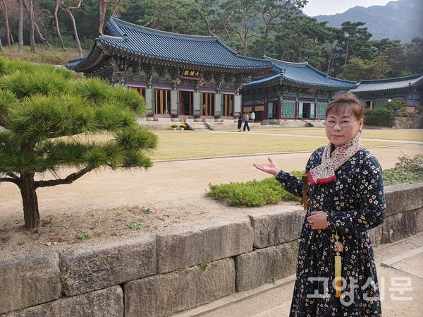 문주연 단원이 진관사 국행 수륙재가 열렸던 대웅전 앞마당을 가리켰다.