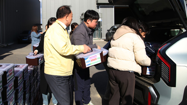  김장김치 담그기는 오전 내내 있었으며, 오후부터 나눔이 진행됐다.