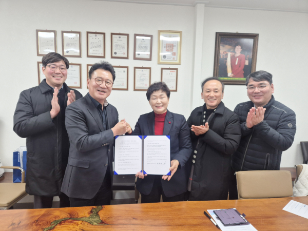 구성자 후보(사진 가운데) 서약식 [사진제공 = 고양상공회의소 김윤회 부회장]