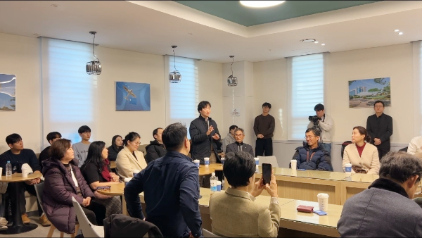 홍성우 고양시 스마트시티과 팀장은 "학생들의 아이디어가 실제 시정으로 연결될 수 있는 가능성을 확인했다"고 말했다. [사진제공 = 한국항공대학교 ABS 방송국]