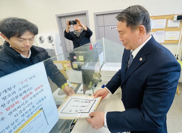 명재성 도의원은 고발장을 접수하며 “서해선 열차 운행 파행 원인을 신속하게 수사해, 그 과정에서 부정한 방법이 있었는지 명백히 밝혀내야 한다”며 “시민 생명과 직결되는 철도 안전 문제인 만큼 사법기관이 강력한 수사를 통해 국민적 불안을 해소해 주길 바란다”고 촉구했다.