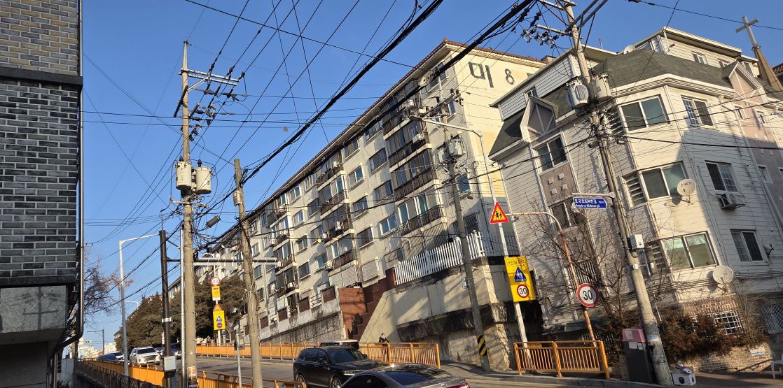 원당7구역은 원당성사혁신지구 건너편에서 성사초 앞 미도아파트 8· 9동까지 구도심이다. 이 구역의 토지등소유자는 1239명이다.