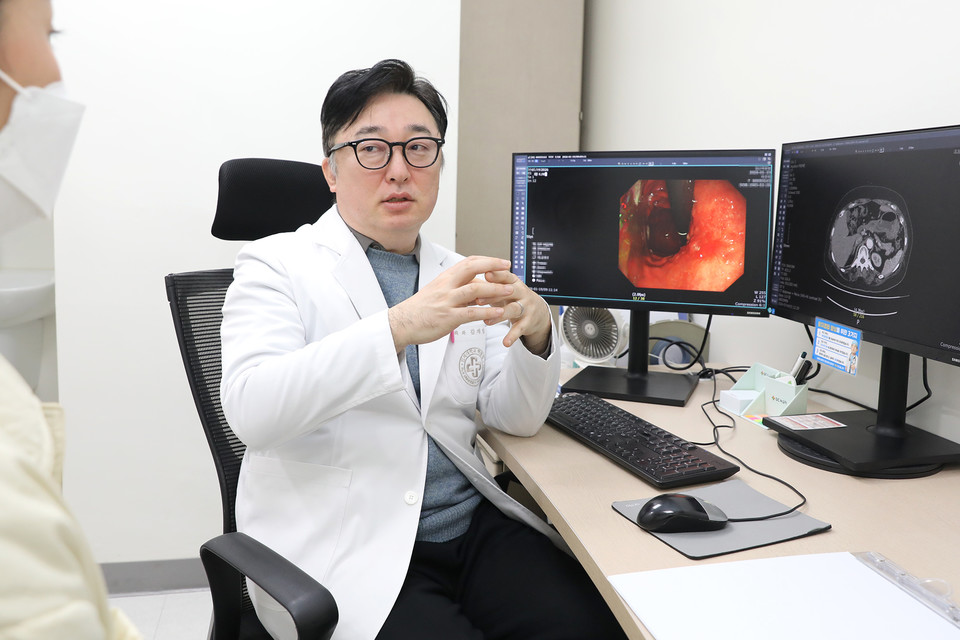 일산백병원 위암센터 최경운 교수는 "암 치료는 조기 진단과 신속한 치료가 생존율과 예후에 큰 영향을 미치기 때문에 검사부터 수술까지 1~2주 내 완료하는 것을 목표"로 한다고 밝혔다. [사진= 일산백병원]