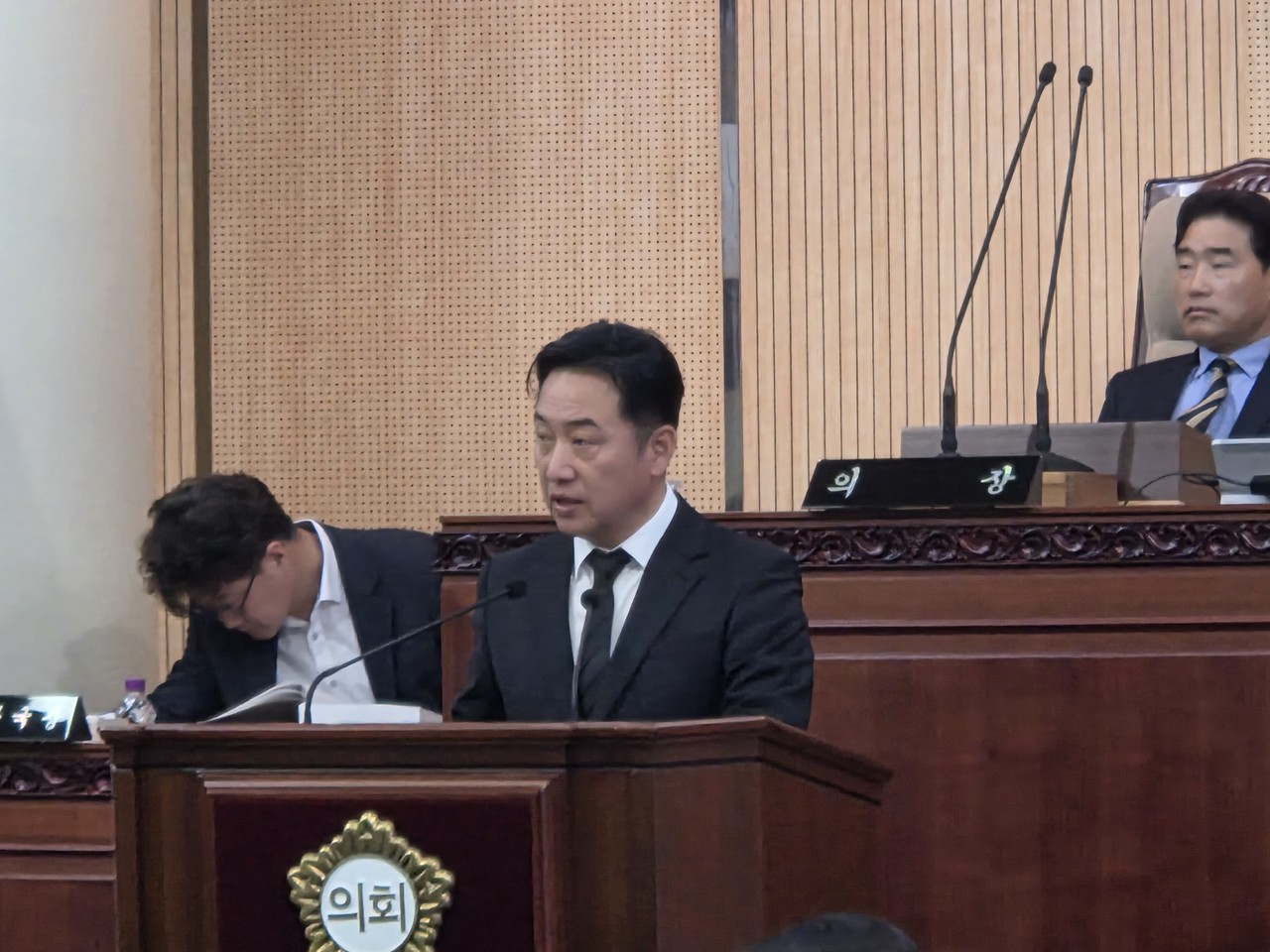 이날 ‘고양시민복지재단 설립 조례안’ 찬성 토론에 나선 이철조 의원(국민의힘)은 변화하는 인구 구조와 복지 수요에 대응하기 위한 ‘전담 기구의 시급성’을 역설했다.