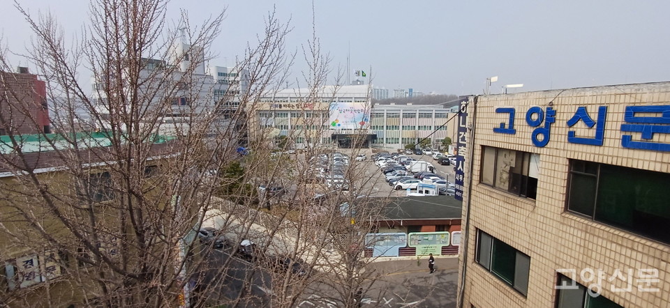 성광빌딩 옥상에서 바라본 시청 모습(27일)