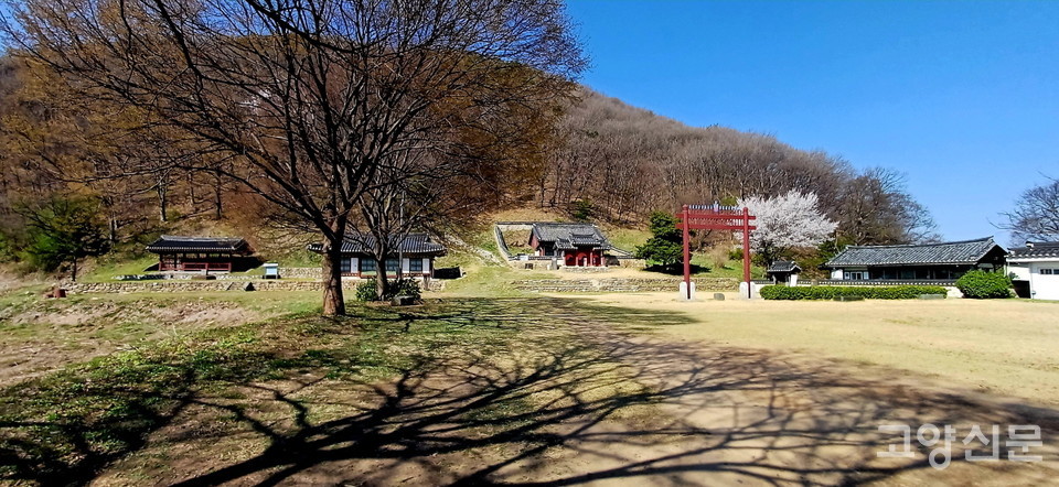 눌노천 인근에 자리하고 있는 파산서원의 고즈넉한 봄풍경. 