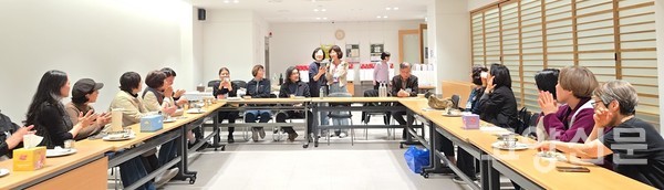 6기로 참가한 자매의 노래로 이날 모임이 마무리됐다. 