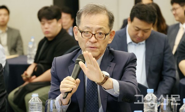 허희영 한국항공대학교 총장은 조종사, 정비사 자격제도 선점과 함께 관내 항공 고등학교의 전환의 필요성을 강조했다.