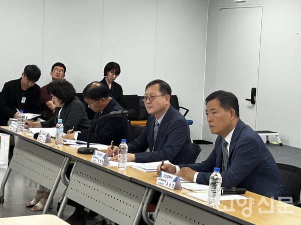 6월 19일 열린 고양대전환준비위원회 업무보고에 참석한 고양국제박람회재단 주요 인사들.