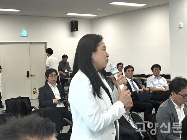 창조혁신캠퍼스 성사에서 개최된 '민선9기 고양대전환준비위원회' 자문위원 위촉식에 발언하는 송미령 자문위원.
