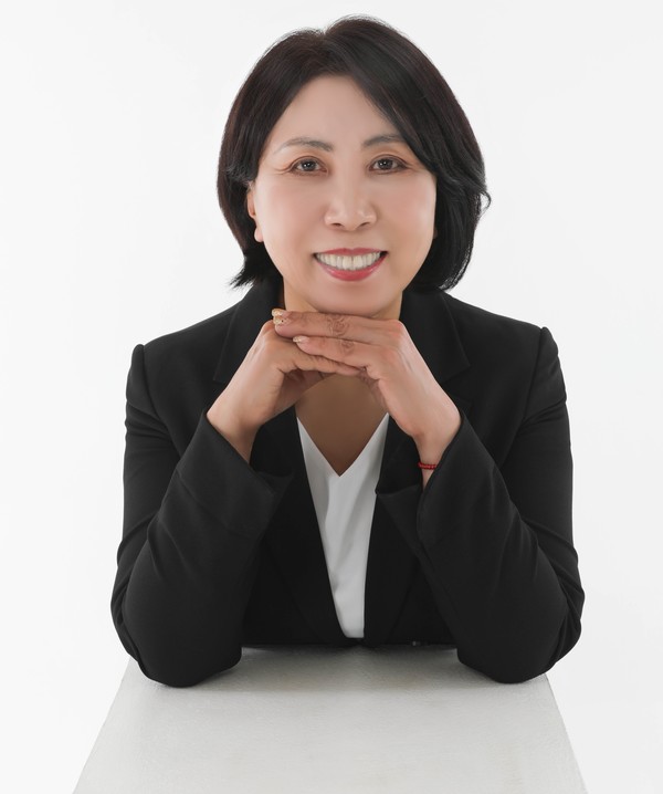 고덕희 당선인은 주민의 불편을 줄이고 행복을 키우는 든든한 ‘시민덕희’가 되겠다며 신뢰의 의정을 다짐했다.