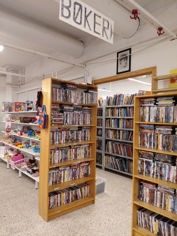 재활용 도서(bøker) 판매방 입구. 이철규 북유럽특파원