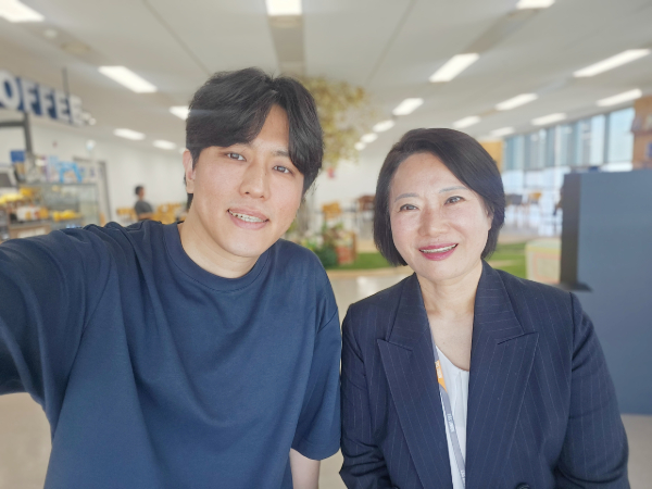류남이 CP(오른쪽)와 콘텐츠 제작을 함께하는 연승민 PD. [사진제공 = 류남이 CP]