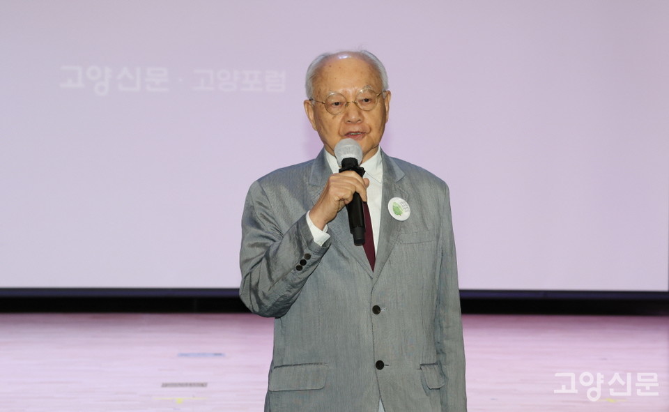 지역언론의 사명에 대한 당부를 전한 박영신 고양포럼 공동대표(연세대 명예교수). 한진수 기자