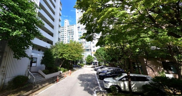 고양시 일산서구 주엽강선마을17단지동성아파트 전경.