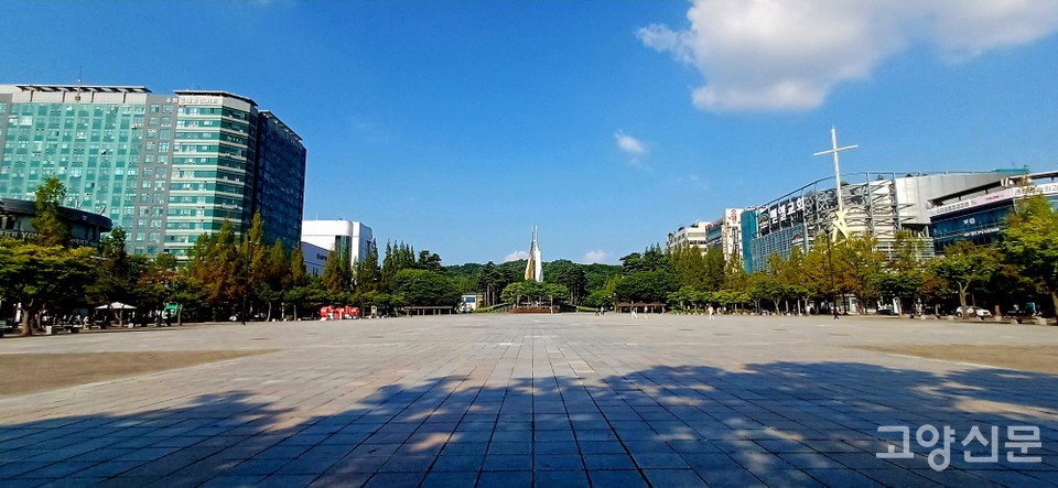 3일 오후 일산문화광장 동북쪽. 