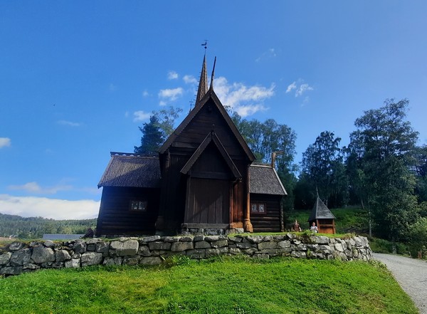 마이하우겐(Maihaugen)에 위치한 노르웨이 통널 스타브교회(Stave Church).  이철규 북유럽특파원