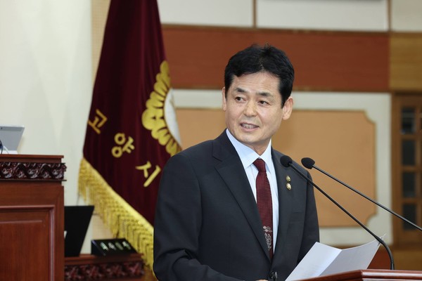 21일 시정질문을 하고 있는 길종성 의원. 고양시의회 제공.