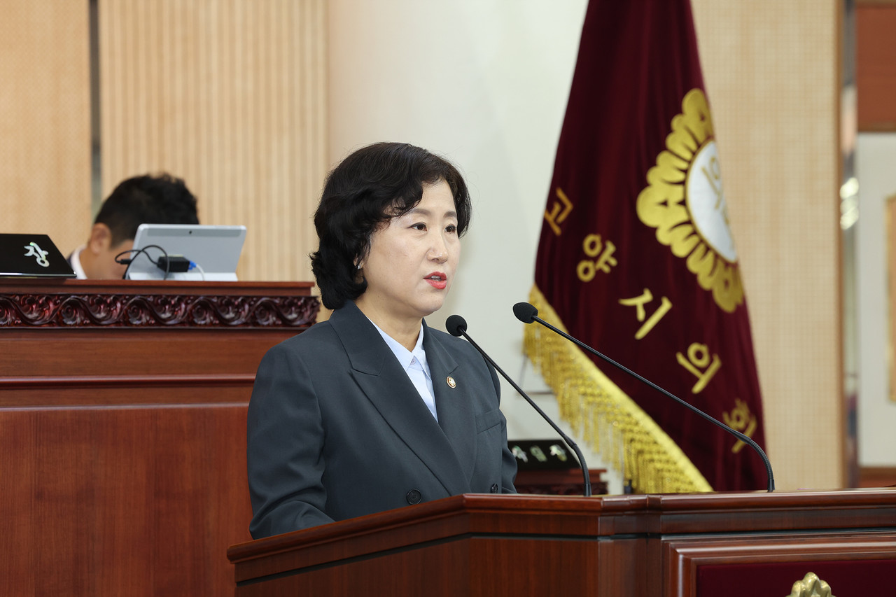  21일 시정질문을 하고 있는 장윤정 시의원.