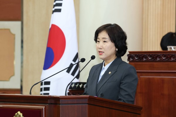산황동 골프장 증설 적법성 검토에 관한 행정사무조사를 대표 발의한 장윤정 의원. 고양시의회 제공.