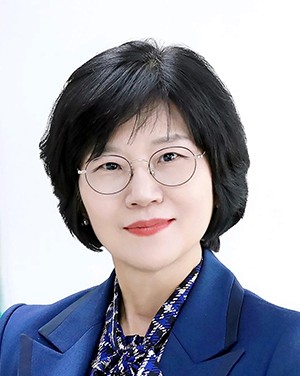제28대 경기도고양교육지원청 교육장으로 취임한 강현주 신임 교육장. 고양교육지원청 제공.