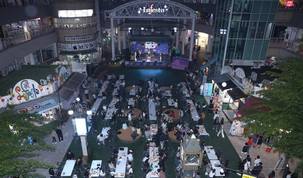  일산 라페스타 문화의 거리 일대에서 ‘2026 고양 푸드앤비어페스티벌’이 열렸다.