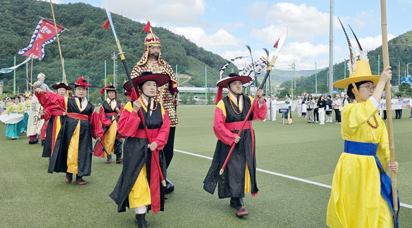 경기도 대표로 고양들소리보존회가 입장하고 있다.