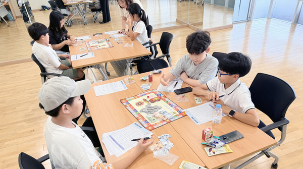  마두청소년수련관이 가족맞춤형경제사업 ‘대화가 필요해’를 진행하고 있다.