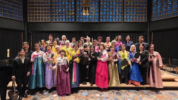 베를린 제8회 한반도평화음악회 평화음악회 기념사진. 한독문화예술교류협회·민주평화통일자문회의 북유럽협의회 제공