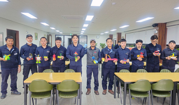  ㈜코스탈(대표 이재필)이 폐플라스틱 재활용 체험과 외국인 근로자 문화 교류를 결합한 ESG 활동으로 환경보호와 임직원 화합을 실천했다.