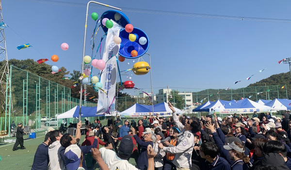 고양시체육회가 주최하고 고양동 체육회가 주관한 ‘제9회 통일로 한마음 체육대회’가 열렸다. 