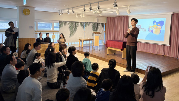 글로벌동심유치원의 경제 프로젝트는 어린이들이 자신이 얻은 것을 이웃과 나누는 경험으로 마무리됐다. 