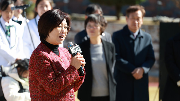 김정민 홀트학교장이 인사말을 전하고 있다.